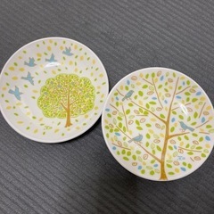 市川和美デザイン　小鳥と森の小皿　ガスト