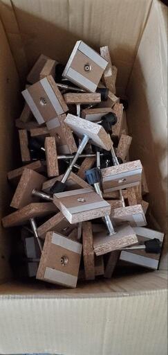 万協フロアー支持脚YPE200　1箱/80個入り￥10000【新品】