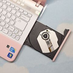 全国配送可♪ SONY 人気のピンクVAIO Corei3 大容量HDD 750GB Bluetooth、カメラ、マイク搭載！ リモート ノートパソコン CD DVD WPS Office YouTube 学生 主婦 初心者さん 初期設定済み！ SSD換装可♪ Excel、Word、PowerPoint☆の画像