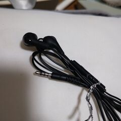 携帯イヤホン〖最終価格〗の画像