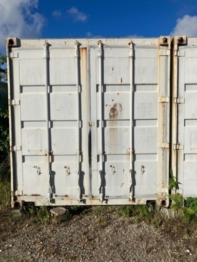 コンテナ　雨漏り、サビ、穴有り