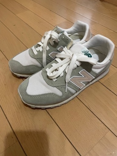 ニューバランススニーカー