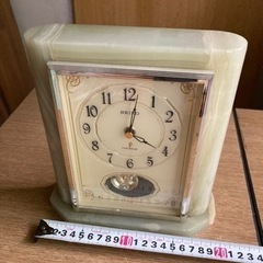 振り子の置き時計