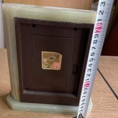 振り子の置き時計の画像