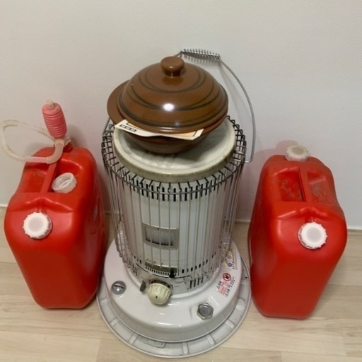 ストーブと灯油缶2個石焼き芋