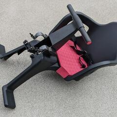 自転車用チャイルドシートとヘルメットの画像