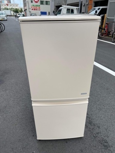?‍♀️☘️大阪市内配達設置無料?‍♀️シャープ冷蔵庫137L?保証有り