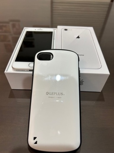【最終値下げ】iPhone8 シルバー64GB