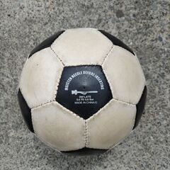 サッカーボール　ラモス瑠偉　サイン入り　の画像
