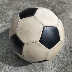 サッカーボール　ラモス瑠偉　サイン入り　の画像