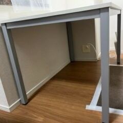 パソコンデスクの画像