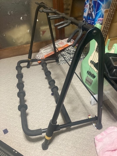 【値下げしました】ギタースタンド　hercules gs525b