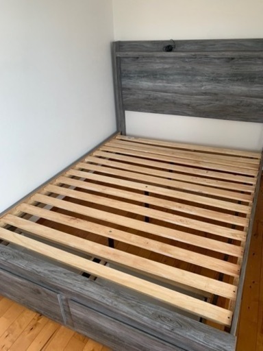 クイーンサイズベッドフレーム、ドレッサー