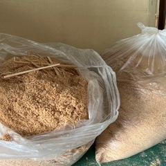 おが屑、木片混合。おが屑の割合8割です。の画像