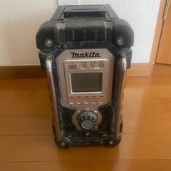 マキタ  ラジオMR103