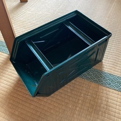 パーツストッカー
