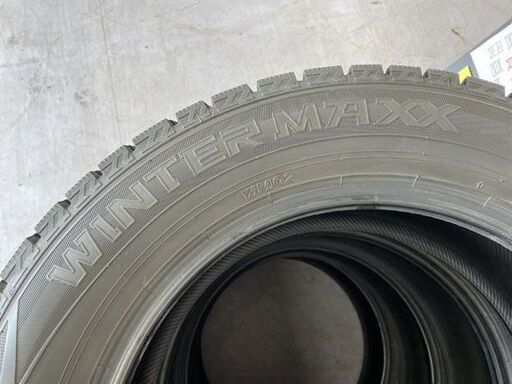DUNLOP WINTER MAXX 02 225/60R17 99Q 2022年（42.43週）17インチ スタッドレスタイヤ 4本