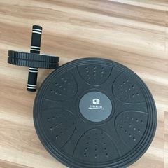 corebladeのバランスボードと腹筋ローラー