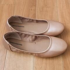 新品未使用☆ローヒールパンプス シャイニーピンクベージュ L～LL相当の画像