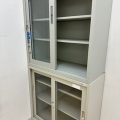 事務所鍵付き棚