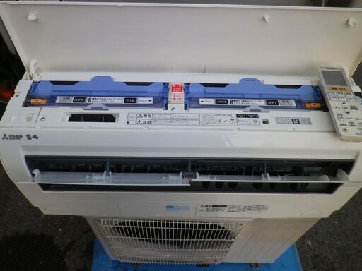 三菱　霧ヶ峰　自動お掃除機能付きムーブアイ　６～８畳用エアコン　MSZ-AH2218-W　2019年