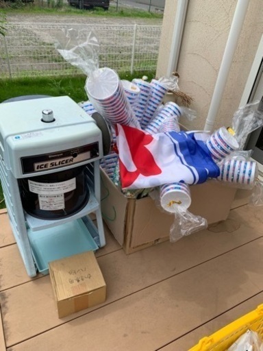 業務用かき氷機　HF-300P2 カップ、スプーンオマケ付き