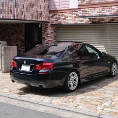 検査7年2月535i Mスポーツ 306PSターボ/サンルーフ/ブラックレザーシート/idrive/地デジ/Bluetoothオーディオ/バックカメラ/純正OP19インチの画像