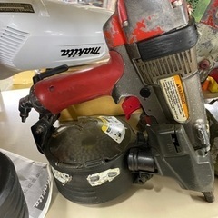🌲【工具】 MAX 50㎜高圧釘打機スーパーネイラ【HN-50N】（高圧）【地域最大電動工具高価買取アールワン田川】の画像