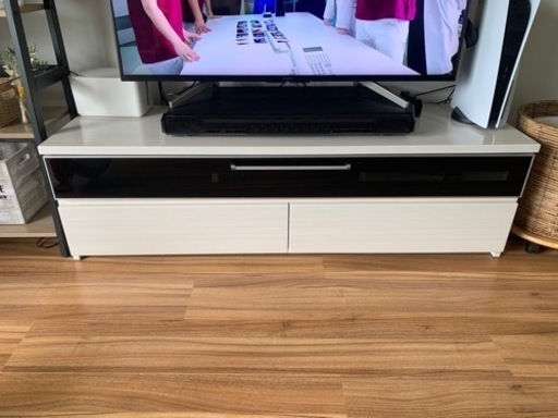 (取引中)(取りに来て下さる方のみ)早いもの勝ち！値下げしました！テレビ台　ホワイト