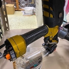 🌲入荷！日立工機 41mm ねじ打機 WF4H2 （高圧 ）【地域最大電動工具高価買取アールワン田川】の画像