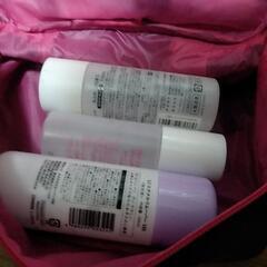 ネイル用品とケースの画像