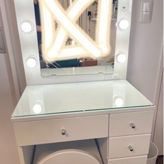 【ドレッサー】コンセント付きの画像