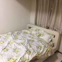 ARMONIAダブルベッド　シーリーマットレス付きの画像
