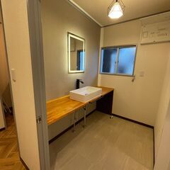 ★賃料改定★初期費用比べて下さいませ！リノベーション工事完了戸建て！ペット飼育可能！礼金0カ月・敷金0ヶ月・仲介手数料ありません！ジモティからのお問い合わせでフリーレント1ヶ月。家賃８５,０００円。管理費５，０００円！システムキッチン！フローリングLDK！駐車場1台付き！ペット飼育可能（敷金1ヶ月積み増し）（渋沢戸建） - 秦野市