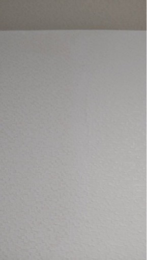 ヤニ汚れがこびり付いた壁紙に困ってる方、お助けします