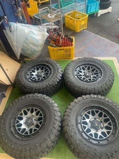 ハイラックス プラド タコマ タイヤホイールセット