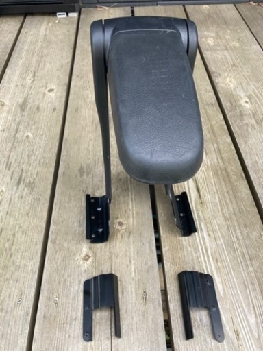 シエンタ170 大型アームレスト　純正オプション