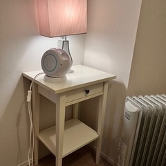 IKEAベッドサイドテーブル差し上げます