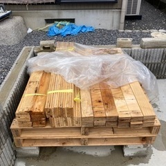 本日限定☆2パレット分、板材（長さ1100）