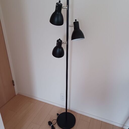 取引中【美品】3灯フロアランプ