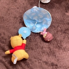 車につけるプーさんおもちゃの画像