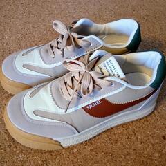 お値段交渉OK！物々交換OK！ 屋外短時間 試し履きのみ レディ...