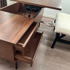 昇降式テーブルの画像