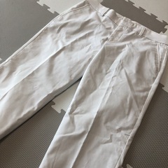 美品　ユニクロの女性用パンツの画像