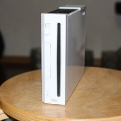 任天堂　Wii ゲーム機　＋　ソフト8本