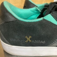 【BY REUSE 霧島国分新町店 出張買取•見積完全無料¥0】KROOKED✖️adidas デッキシューズ　BKの画像