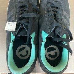【BY REUSE 霧島国分新町店 出張買取•見積完全無料¥0】KROOKED✖️adidas デッキシューズ　BKの画像
