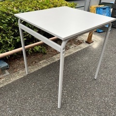 ✨🔔期間限定・特別価格🔔✨ほぼ未使用 IKEA  グローサラ パソコンデスク ダイニングテーブル GRASALA の画像