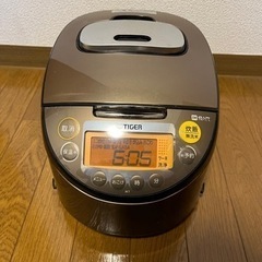 タイガー　炊飯器　2016年製