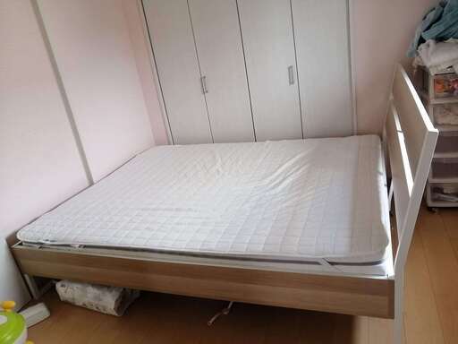 ikea  ダブルベッド